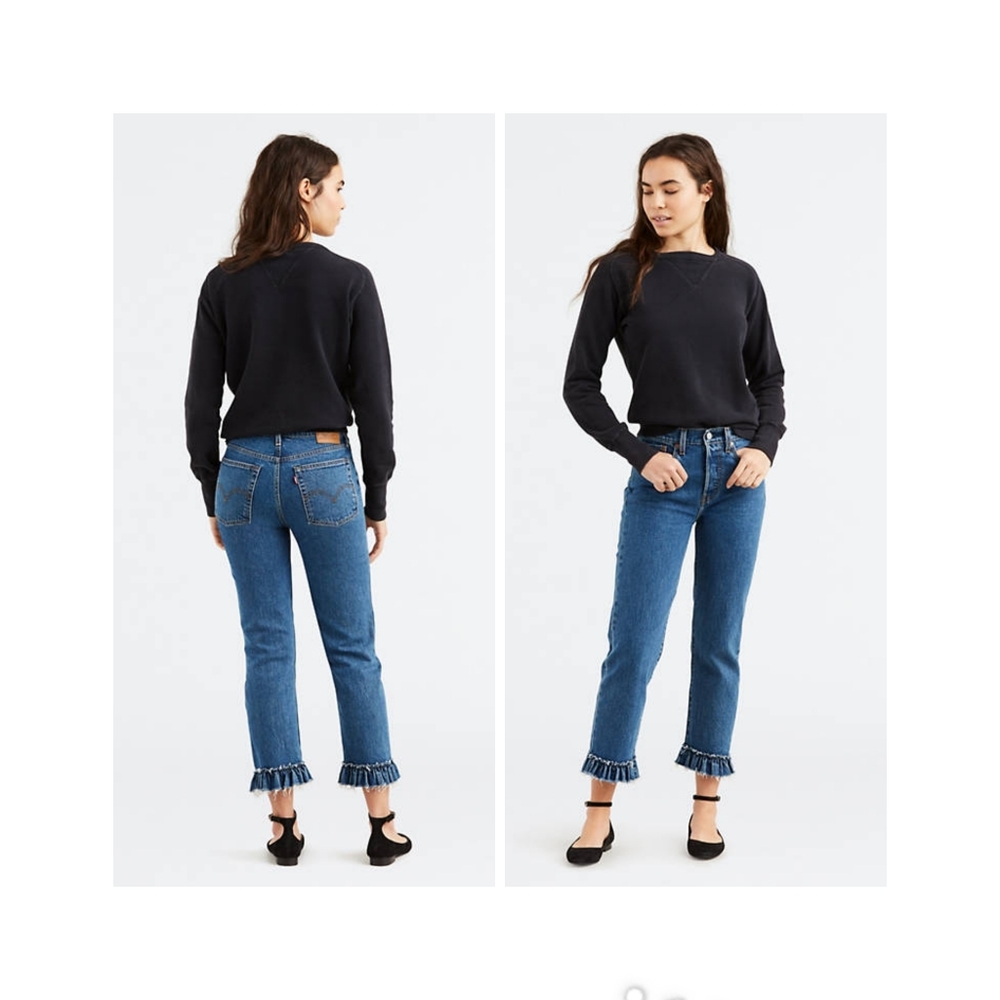 Levi's Women's Straight Leg Jeans in Medium Blue with Frayed Hem